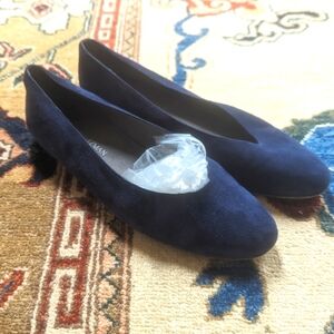 STUART WEITZMAN Suede ballet flat